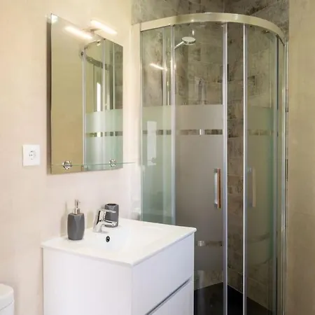 מלון Avec Baignoire De Luxe 3*